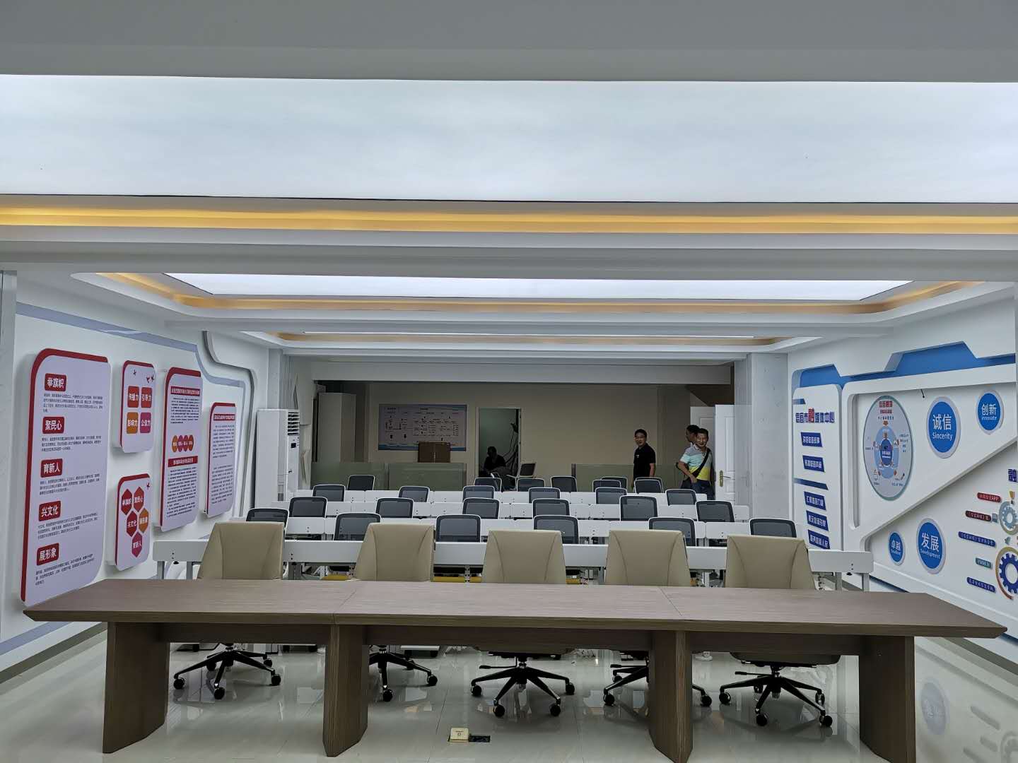 ���˵���̨